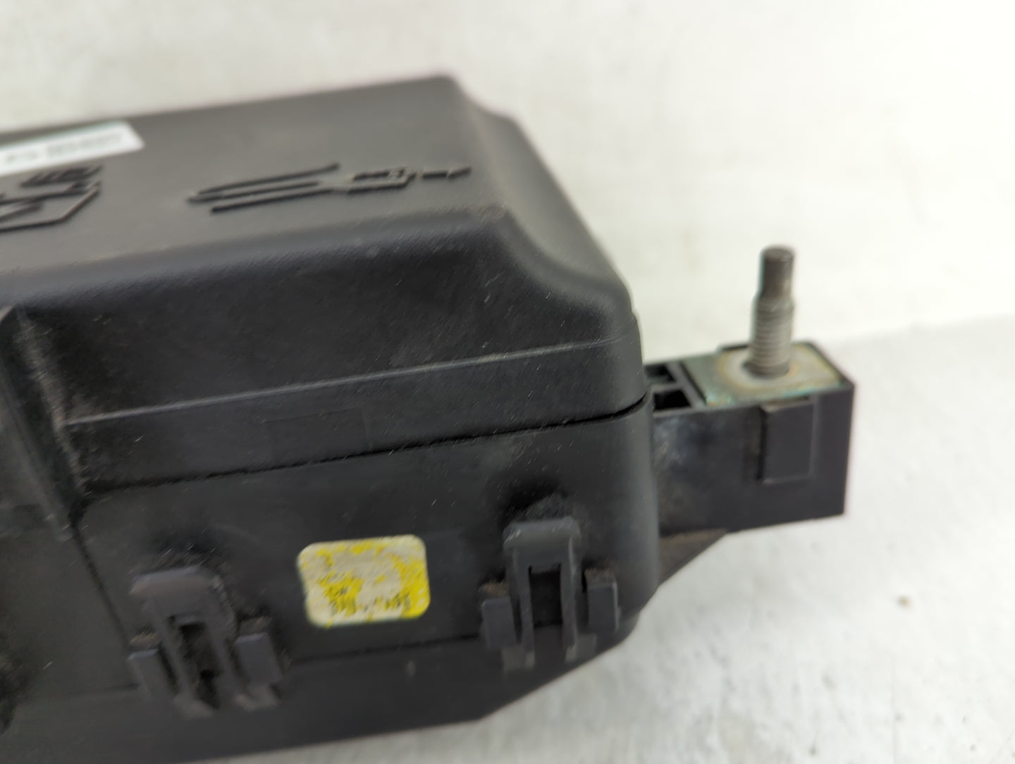 2015 Dodge Challenger Fusebox Fuse Box Panel Relay Module Fits OEM Used Auto Parts - Oemusedautoparts1.com