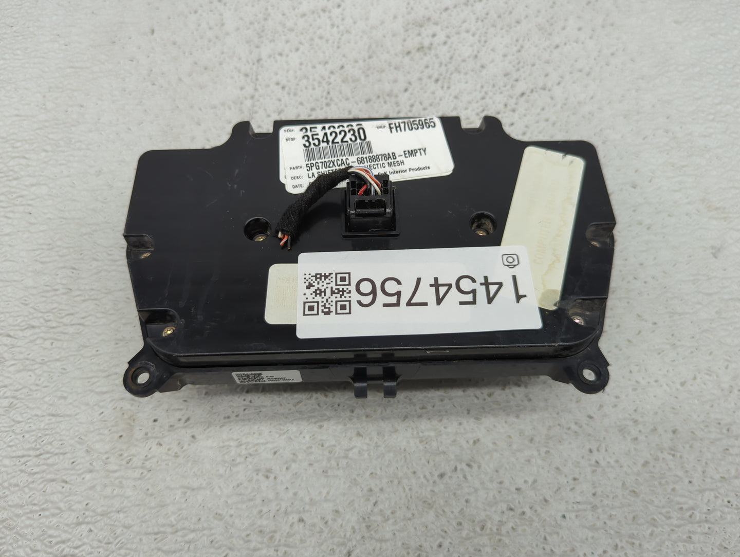 2016 Dodge Challenger Climate Control Module Temperature AC/Heater Replacement P/N:FH705965 3542230 Fits OEM Used Auto Parts