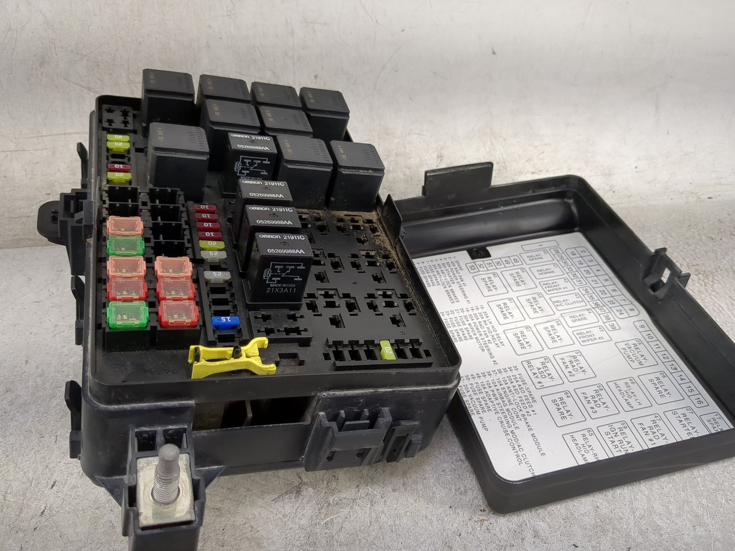 2015 Dodge Challenger Fusebox Fuse Box Panel Relay Module P/N:71540571-30 Fits OEM Used Auto Parts - Oemusedautoparts1.com