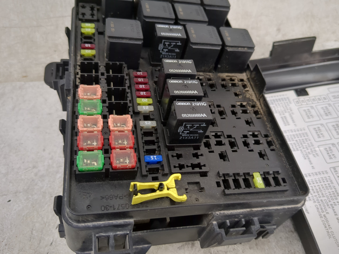 2015 Dodge Challenger Fusebox Fuse Box Panel Relay Module P/N:71540571-30 Fits OEM Used Auto Parts - Oemusedautoparts1.com