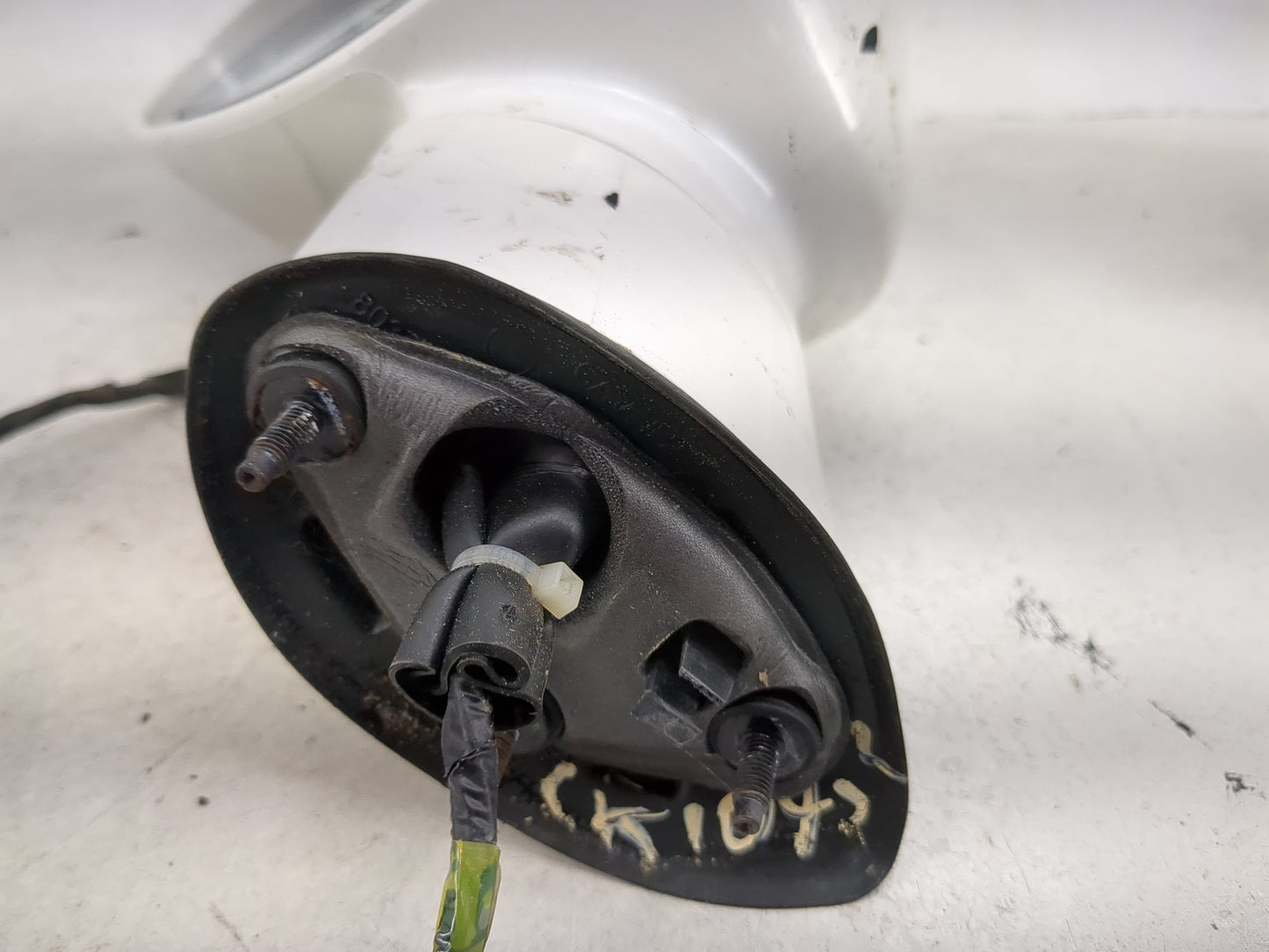 2015 Dodge Challenger Driver Side View Mirror - Left Door Mirror OEM Used - Oemusedautoparts1.com