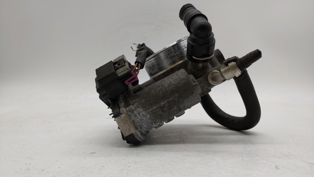 2015 Dodge Challenger Throttle Body P/N:P68257875AB P68257875AA, 55561495 Fits OEM Used Auto Parts - Oemusedautoparts1.com