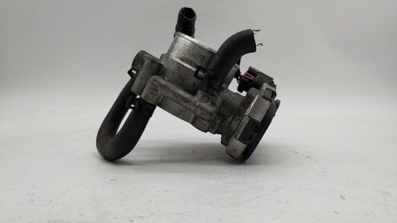 2015 Dodge Challenger Throttle Body P/N:P68257875AB P68257875AA, 55561495 Fits OEM Used Auto Parts - Oemusedautoparts1.com
