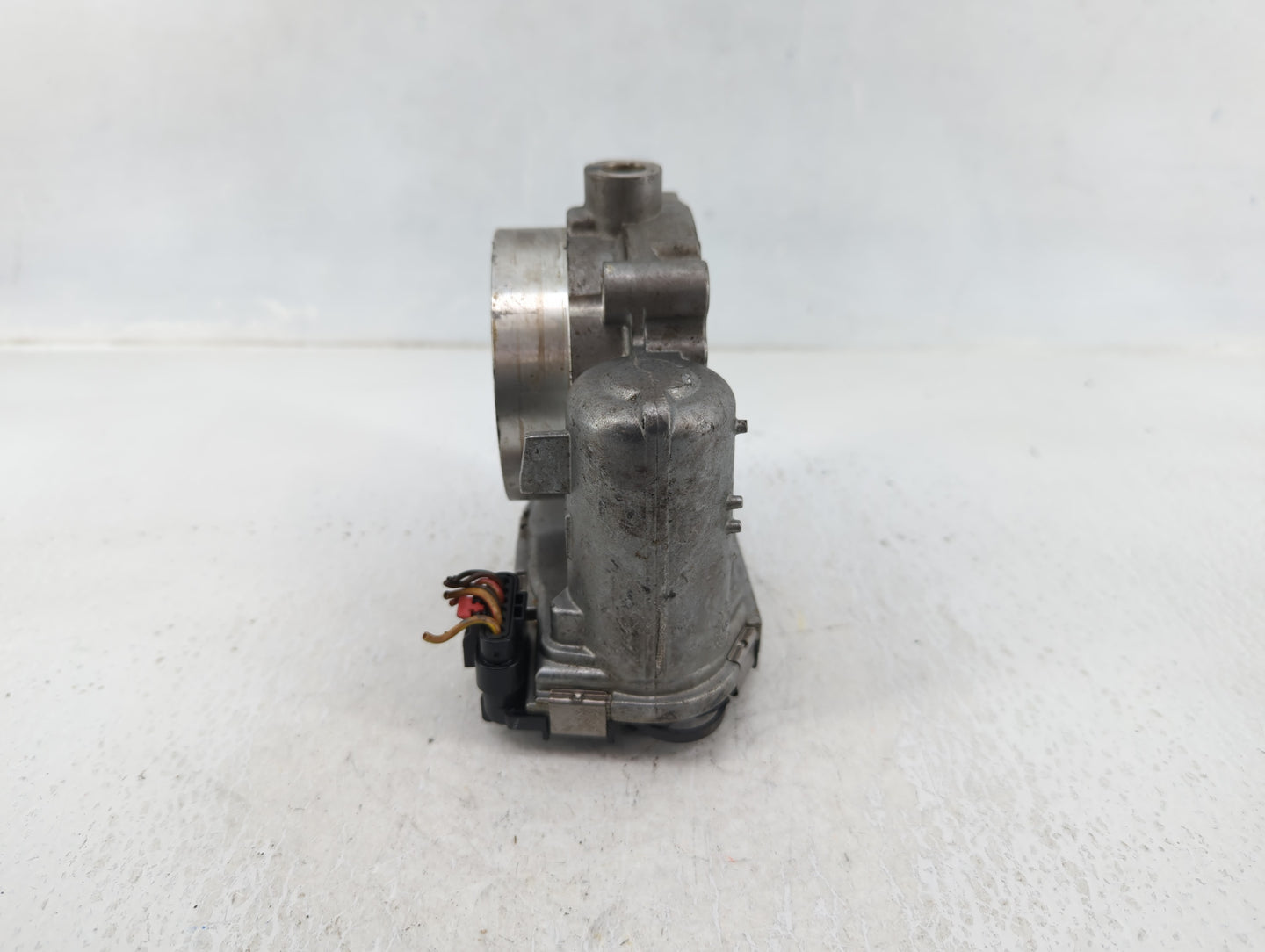 2011-2022 Dodge Challenger Throttle Body Fits Fits 2011 2012 2013 2014 2015 2016 2017 2018 2019 2020 2021 2022 OEM Used Auto