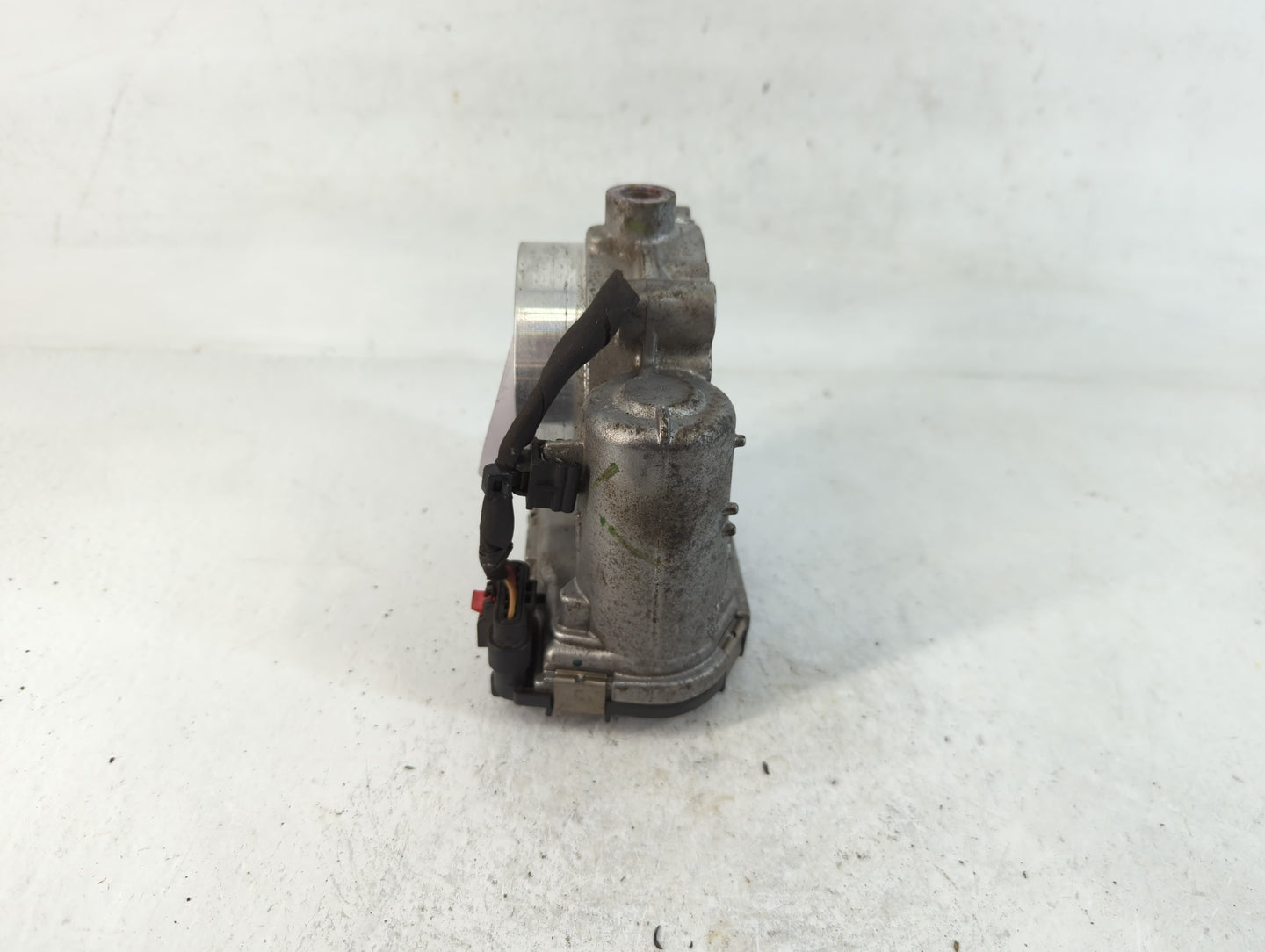 2011-2022 Dodge Challenger Throttle Body P/N:0 280 750 570 05184349AC Fits OEM Used Auto Parts - Oemusedautoparts1.com