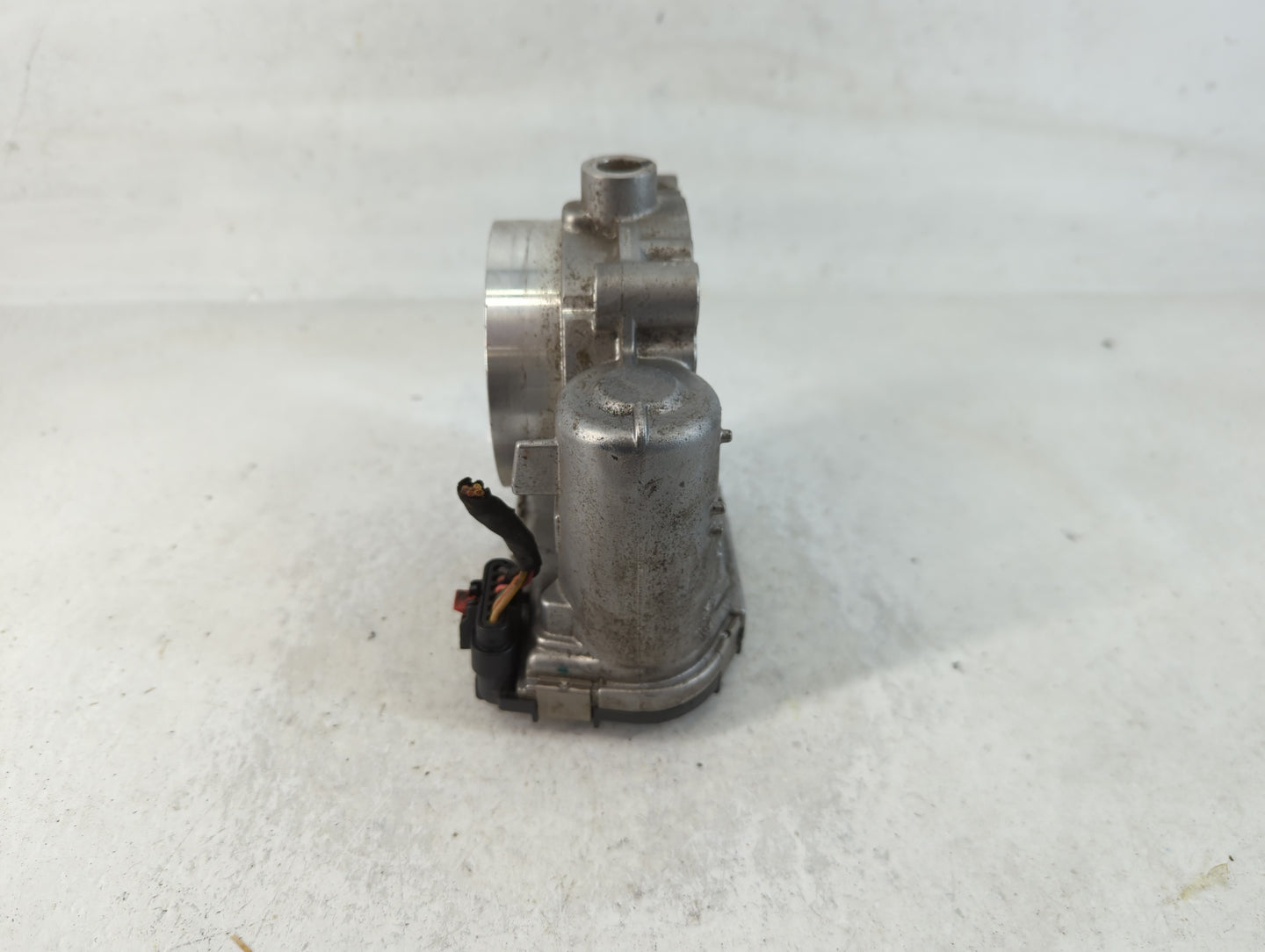 2011-2022 Dodge Challenger Throttle Body P/N:0 280 750 570 05184349AC Fits OEM Used Auto Parts - Oemusedautoparts1.com