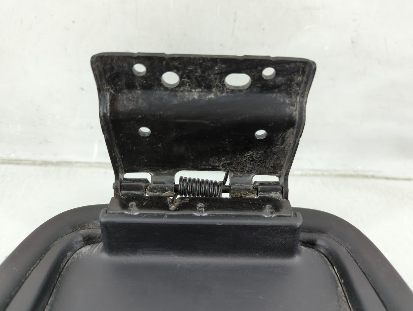 2015-2020 Dodge Charger Center Console Armrest Cover Lid P/N:170 15 Fits Fits 2015 2016 2017 2018 2019 2020 OEM Used Auto Pa