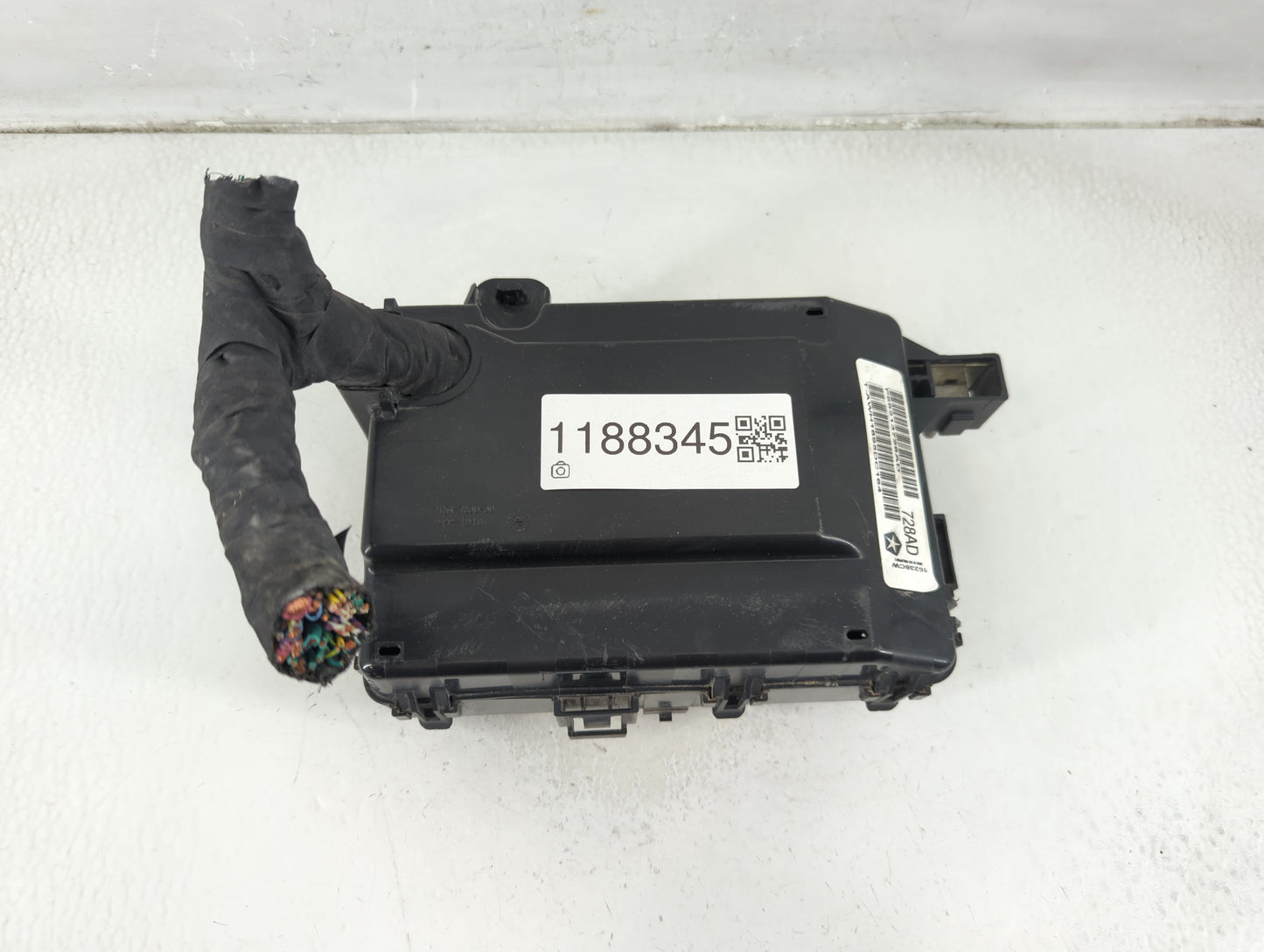 2015-2016 Dodge Charger Fusebox Fuse Box Panel Relay Module P/N:7171-4656-30 CA1T-14290-AK, BT4T-14A003-AA Fits Fits 2015 20
