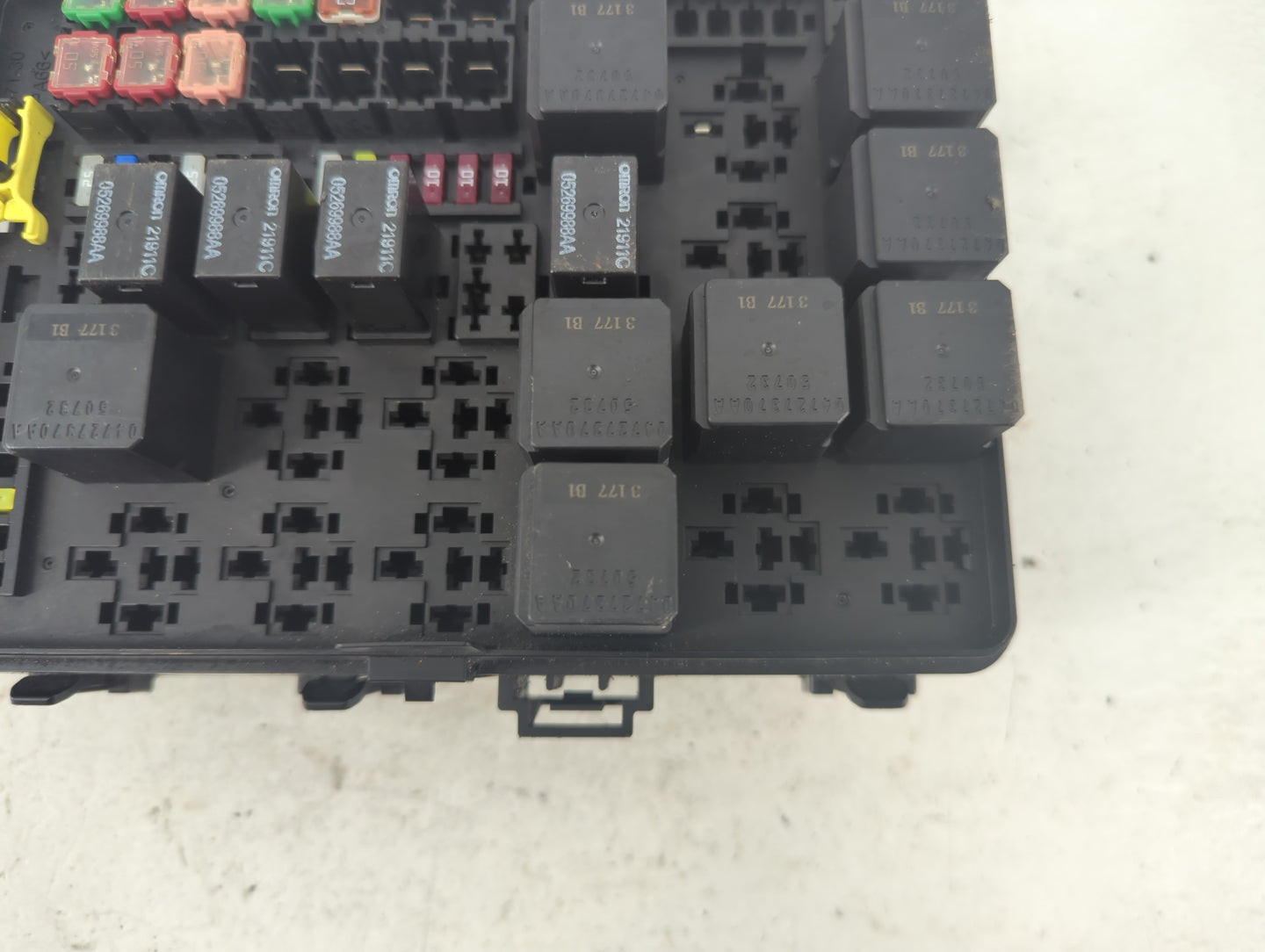 2015-2016 Dodge Charger Fusebox Fuse Box Panel Relay Module Fits Fits 2015 2016 OEM Used Auto Parts - Oemusedautoparts1.com