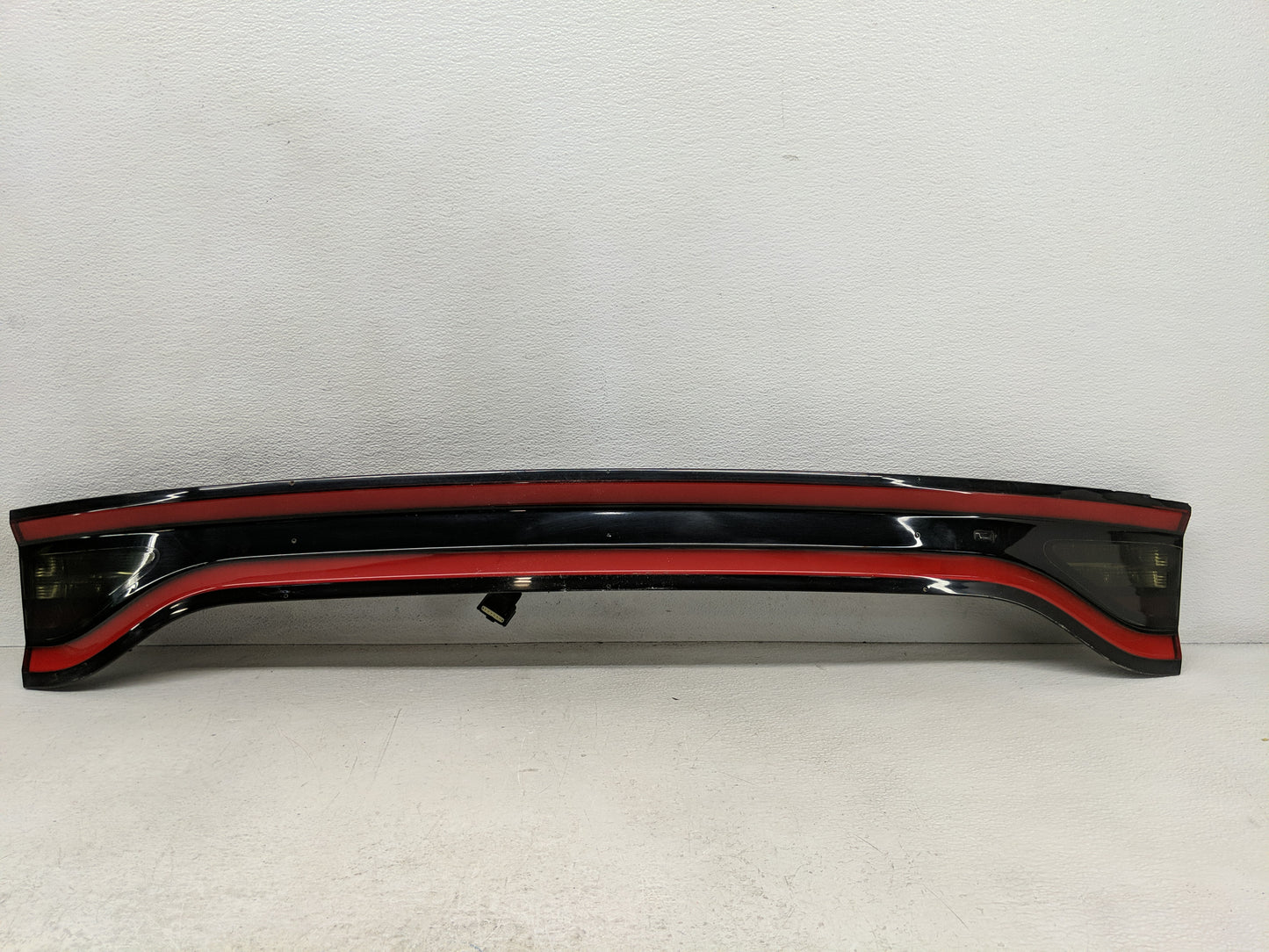 2015 Dodge Charger Rear Center Lid Brake Light Tail Light - Oemusedautoparts1.com