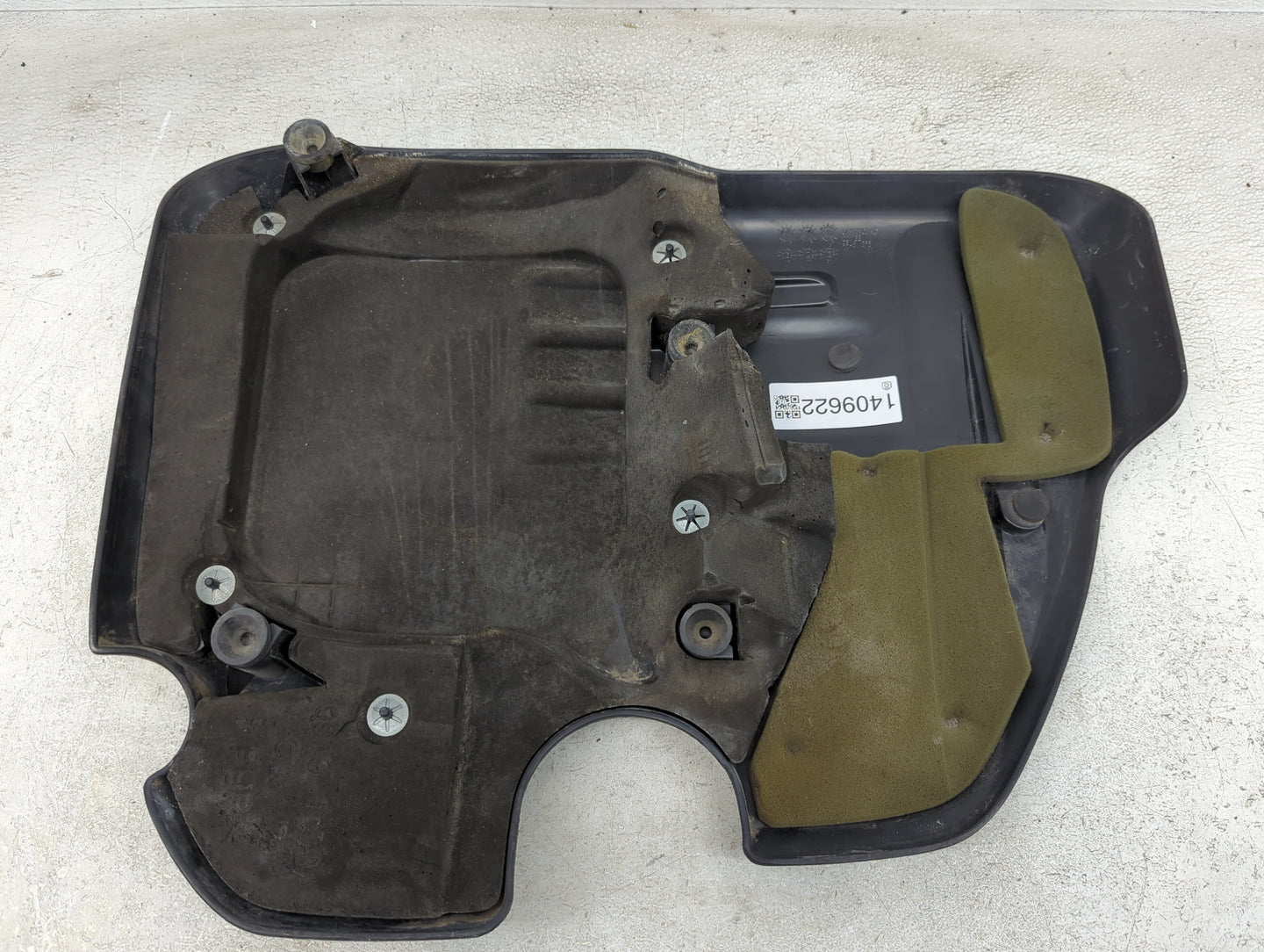 2015 Dodge Charger Engine Cover - Oemusedautoparts1.com