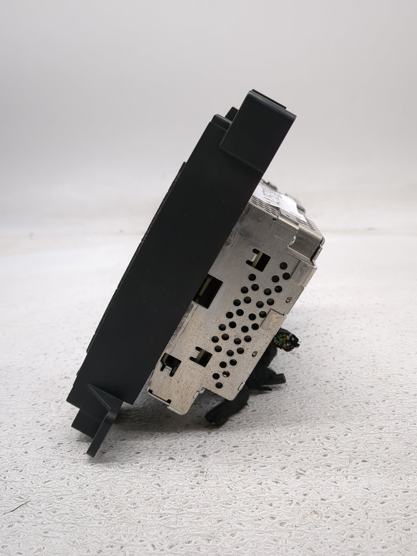 2015 Dodge Charger Radio AM FM Cd Player Receiver Replacement P/N:P68241518AC Fits OEM Used Auto Parts - Oemusedautoparts1.c