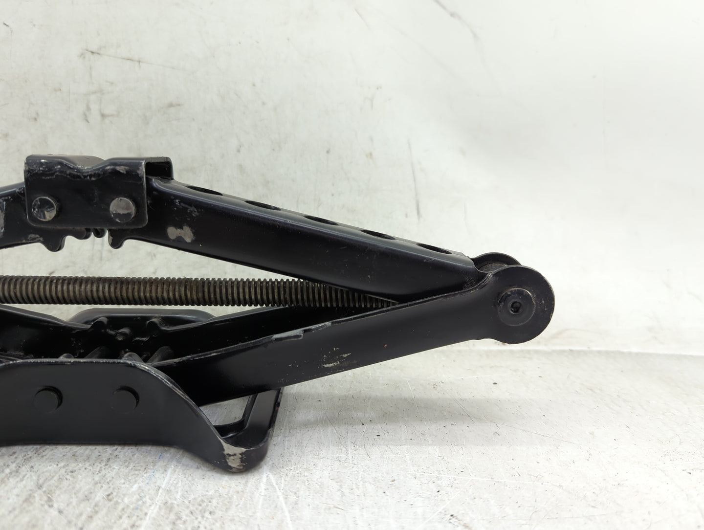 2015 Dodge Charger Spare Scissor Car Jack - Oemusedautoparts1.com