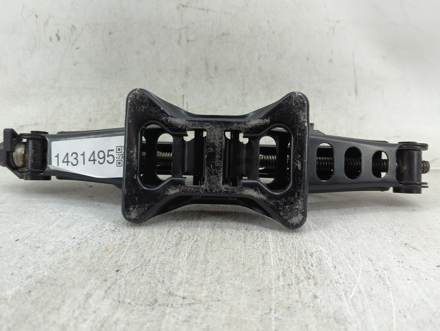 2015 Dodge Charger Spare Scissor Car Jack - Oemusedautoparts1.com