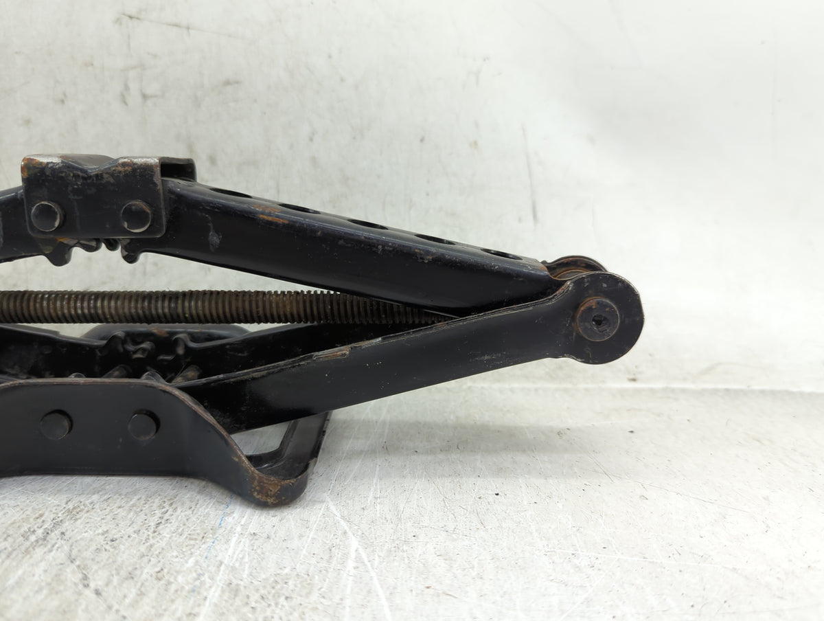 2015 Dodge Charger Spare Scissor Car Jack 1431787 - Oemusedautoparts1.com