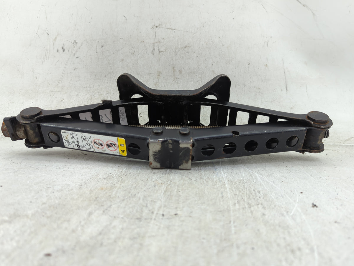 2015 Dodge Charger Spare Scissor Car Jack 1431787 - Oemusedautoparts1.com