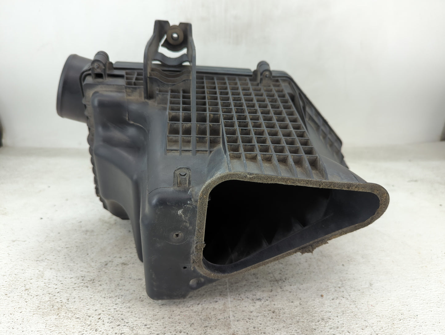 2011-2019 Dodge Charger Air Cleaner Intake-duct Hose Tube - Oemusedautoparts1.com