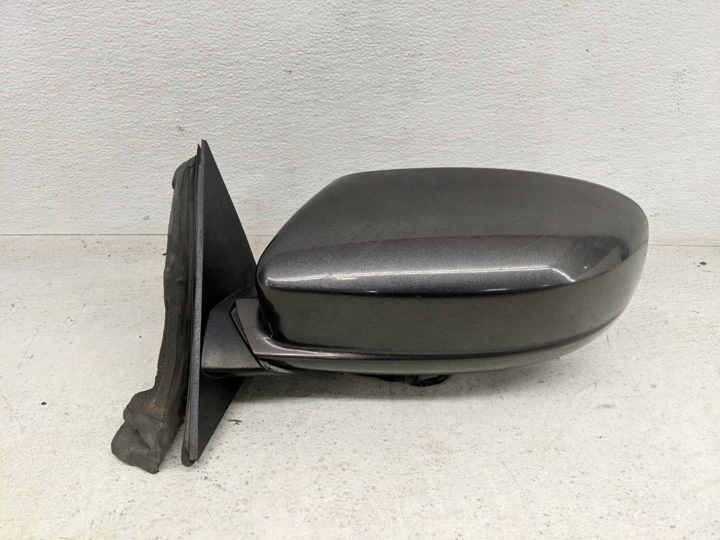 2015-2020 Dodge Charger Driver Side View Mirror - Left Door Mirror OEM Used - Oemusedautoparts1.com