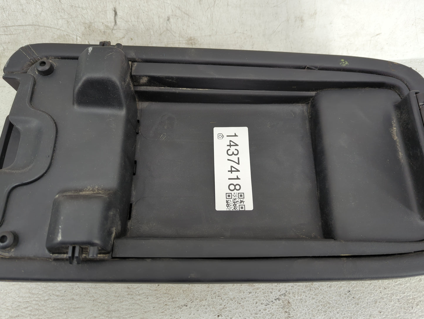 2015 Dodge Charger Center Console Armrest Cover Lid Fits OEM Used Auto Parts - Oemusedautoparts1.com