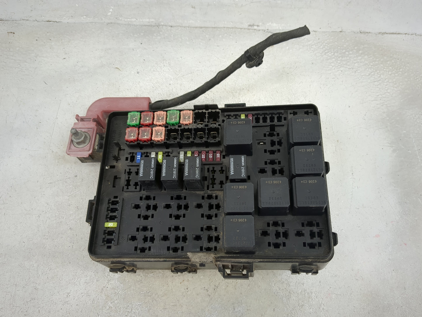 2015-2016 Dodge Charger Fusebox Fuse Box Panel Relay Module P/N:P68213729AC 7L54-0571-30, 7L54-7L630-30 Fits Fits 2015 2016 