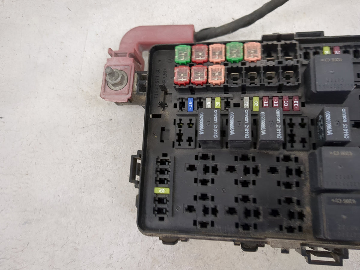 2015-2016 Dodge Charger Fusebox Fuse Box Panel Relay Module P/N:P68213729AC 7L54-0571-30, 7L54-7L630-30 Fits Fits 2015 2016 