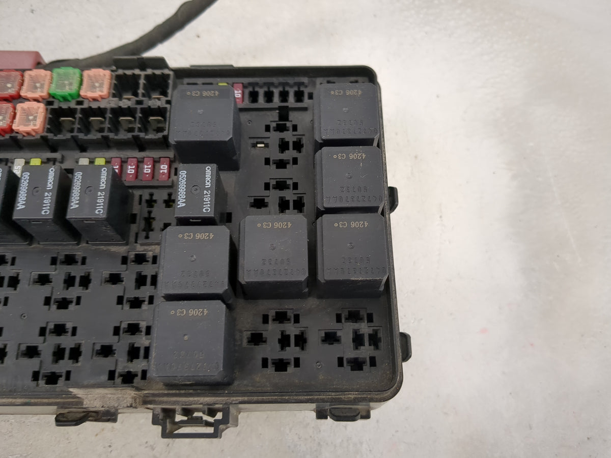 2015-2016 Dodge Charger Fusebox Fuse Box Panel Relay Module P/N:P68213729AC 7L54-0571-30, 7L54-7L630-30 Fits Fits 2015 2016 