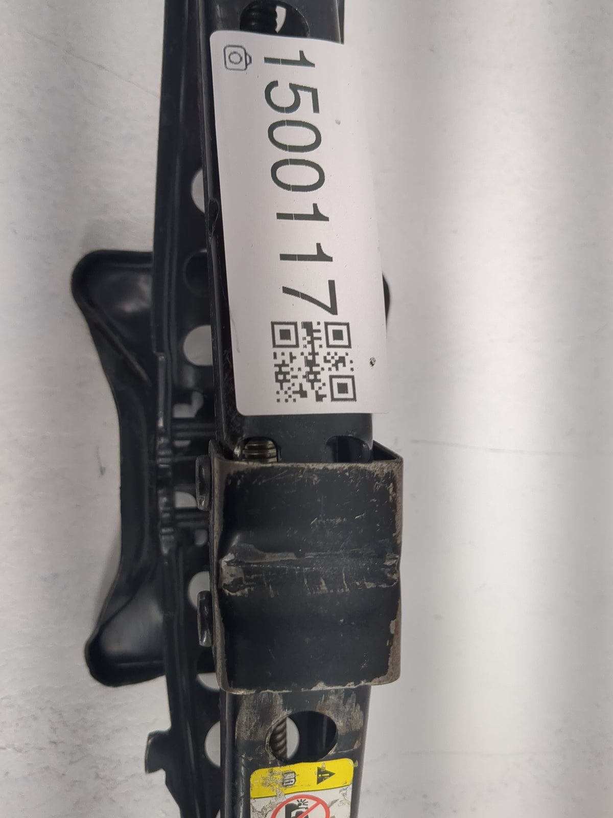 2015 Dodge Charger Spare Scissor Car Jack 1500117 - Oemusedautoparts1.com