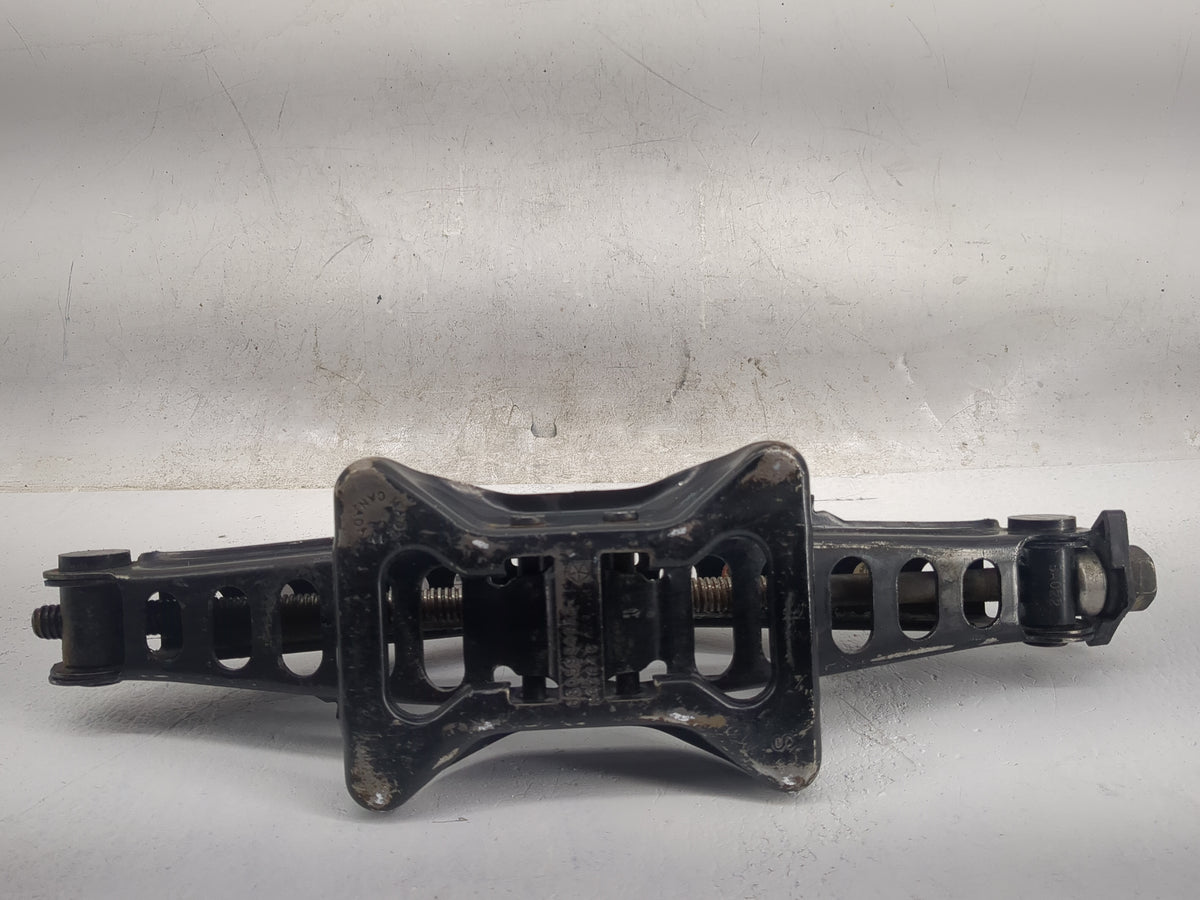 2015 Dodge Charger Spare Scissor Car Jack 1500117 - Oemusedautoparts1.com