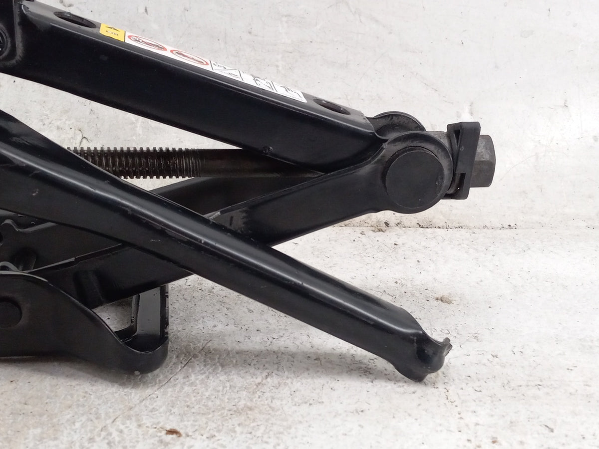 2015 Dodge Charger Spare Scissor Car Jack Black - Oemusedautoparts1.com