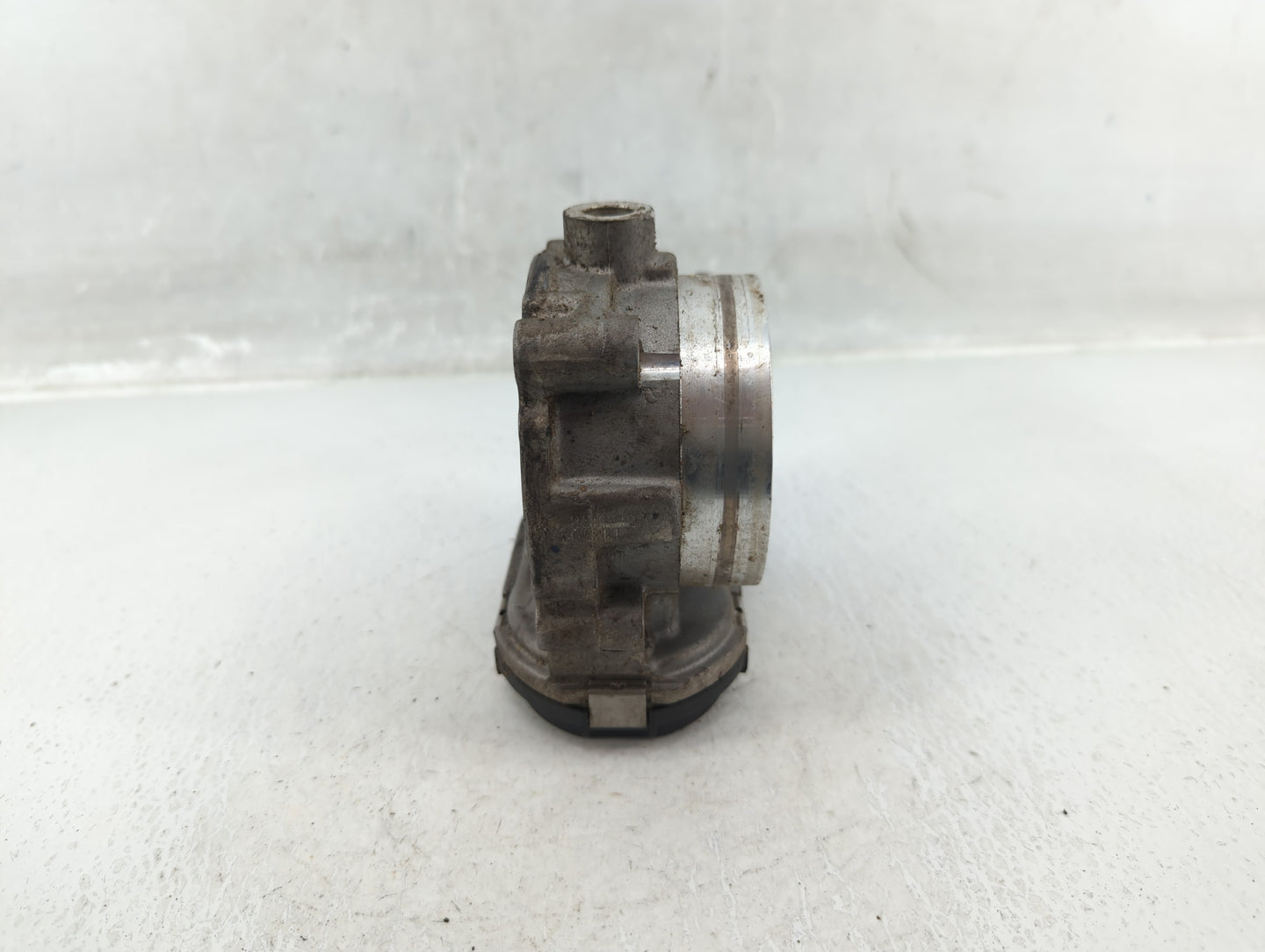 2015 Dodge Charger Throttle Body P/N:05184349AF Fits Fits 2009 2010 2011 2012 2013 2014 OEM Used Auto Parts - Oemusedautopar