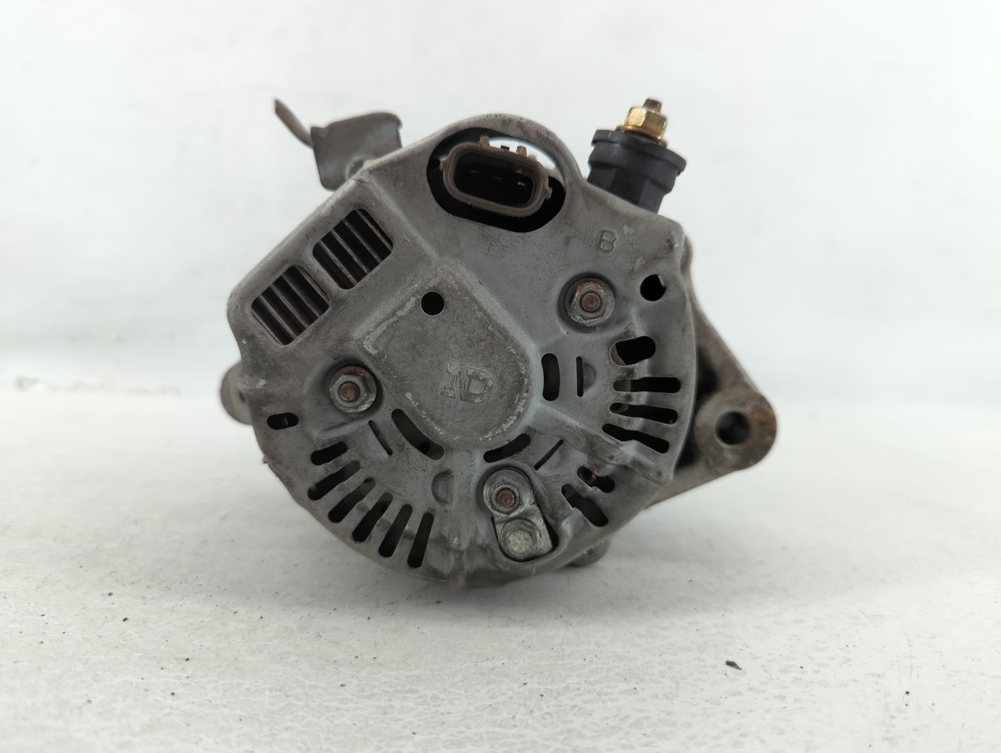 2015 Dodge Charger Alternator Replacement Generator Charging Assembly Engine OEM P/N:1375 Fits OEM Used Auto Parts - Oemused