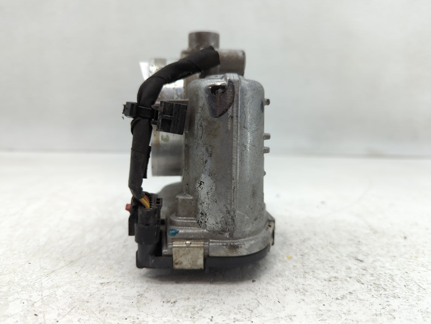 2011-2022 Dodge Charger Throttle Body P/N:0 28- 750 570 05184349AC Fits OEM Used Auto Parts - Oemusedautoparts1.com