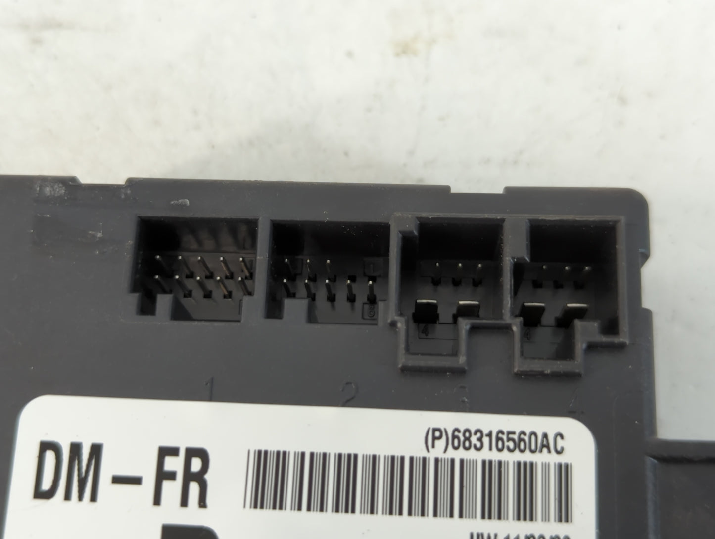 2015-2019 Dodge Charger Chassis Control Module Ccm Bcm Body Control - Oemusedautoparts1.com