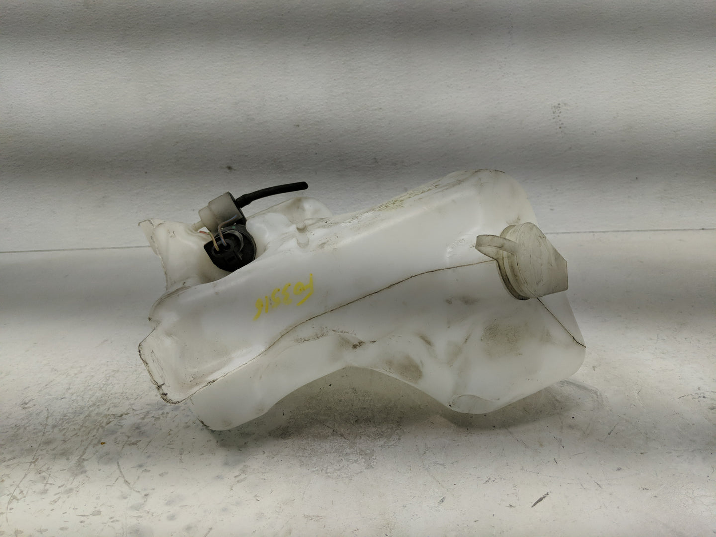 Dodge Dart Windshield Washer Fluid Reservoir Bottle Oem - Oemusedautoparts1.com