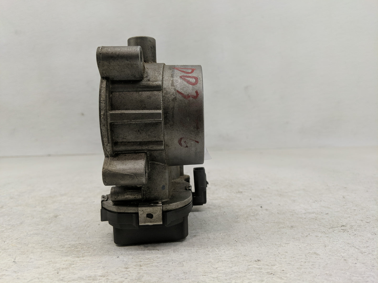 2015 Dodge Dart Throttle Body Fits OEM Used Auto Parts - Oemusedautoparts1.com
