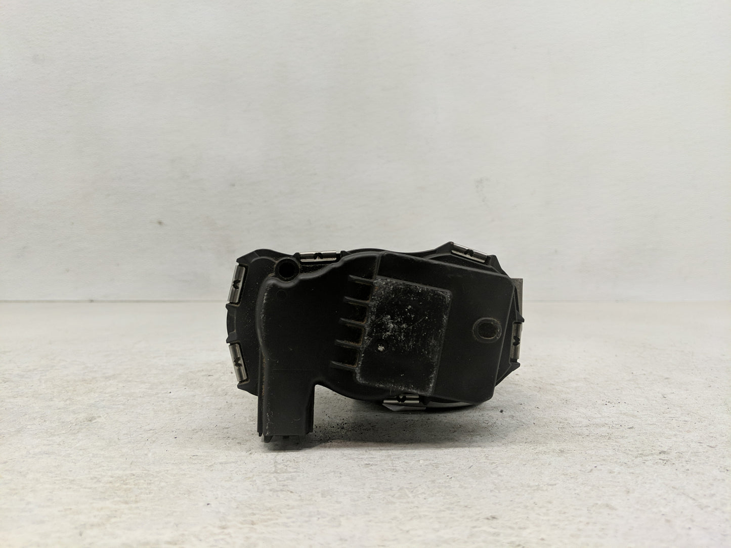 2015 Dodge Dart Throttle Body Fits OEM Used Auto Parts - Oemusedautoparts1.com