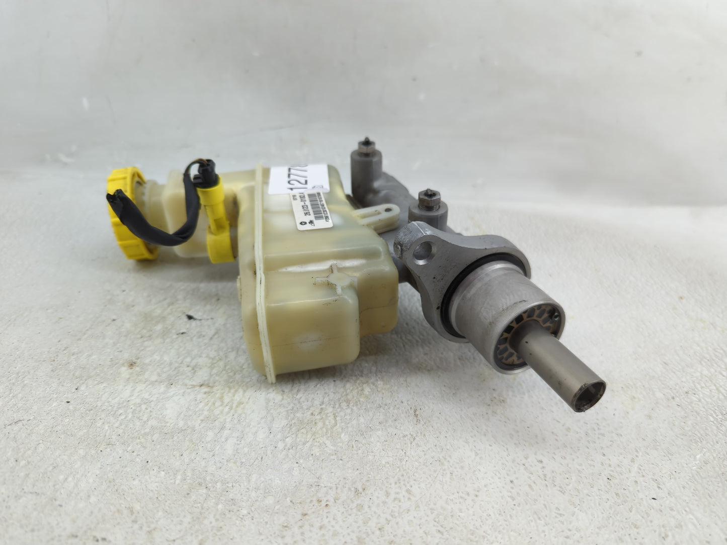 2013-2016 Dodge Dart Brake Master Cylinder - Oemusedautoparts1.com