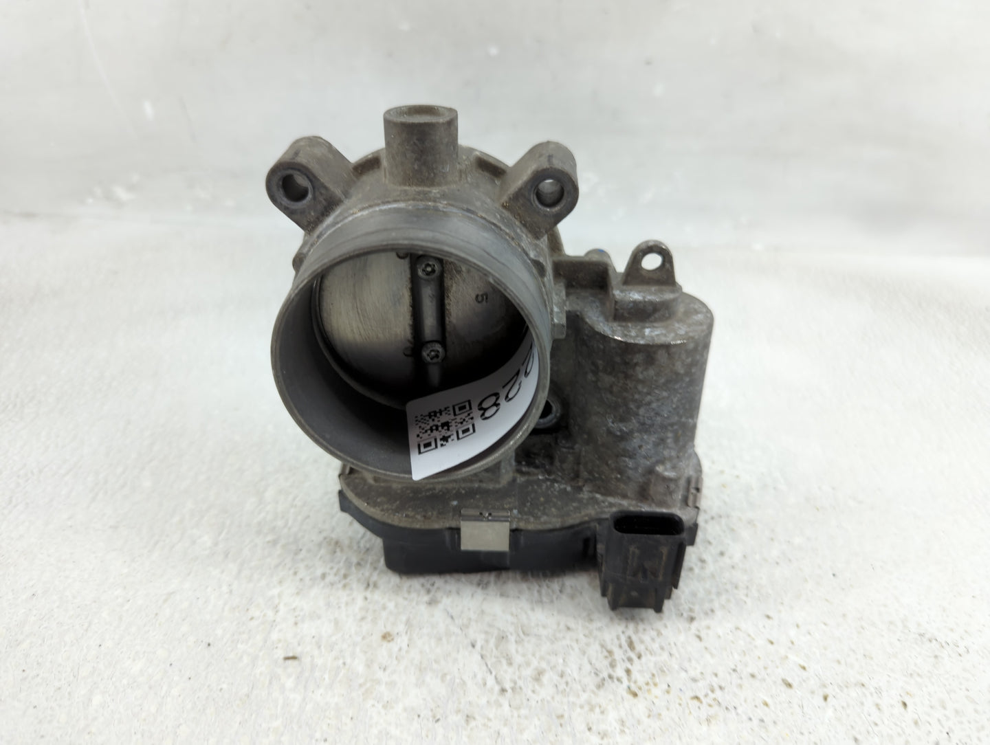 2013-2016 Dodge Dart Throttle Body P/N:04891970AB Fits Fits 2013 2014 2015 2016 OEM Used Auto Parts - Oemusedautoparts1.com