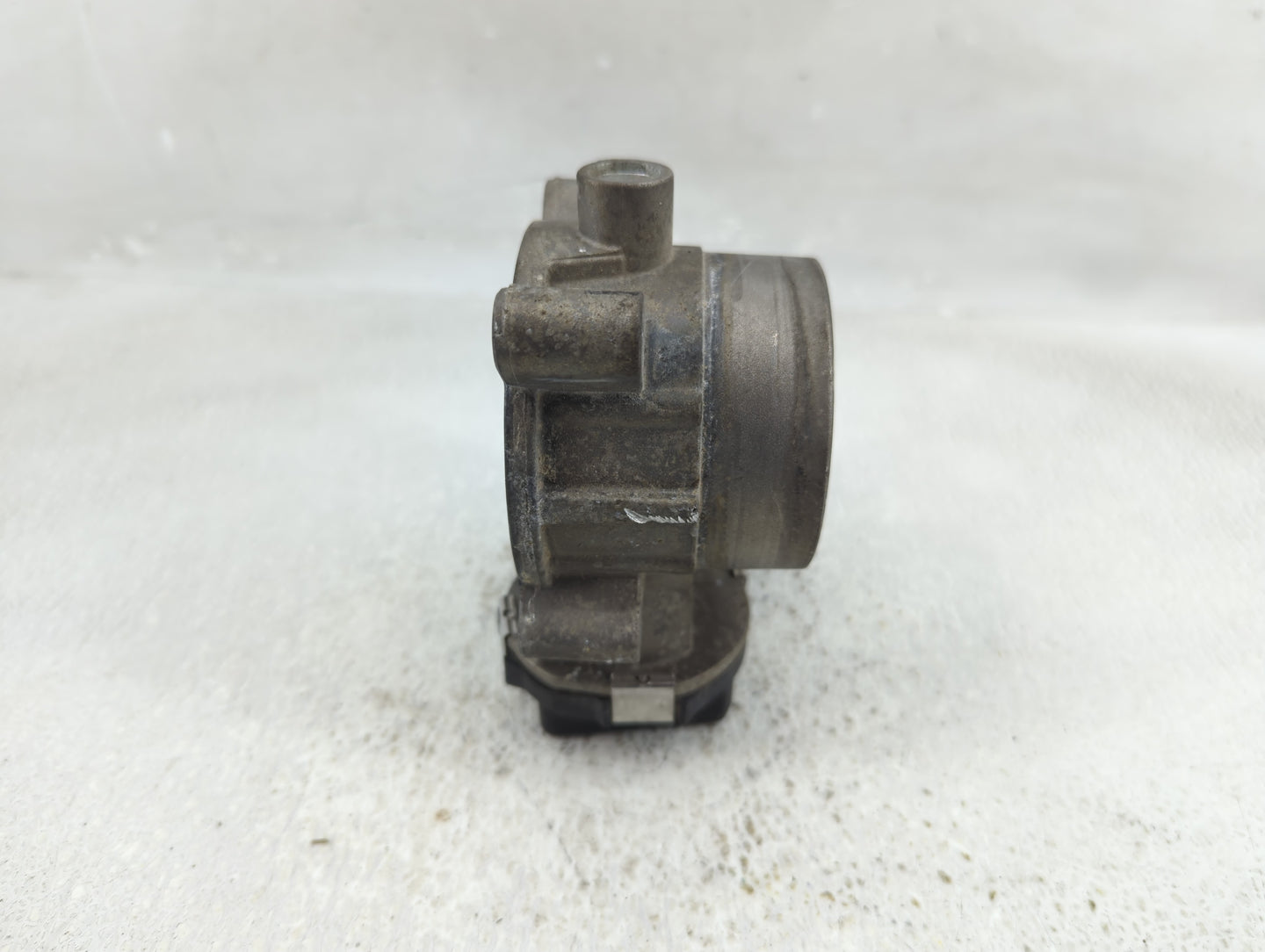 2013-2016 Dodge Dart Throttle Body P/N:04891970AB Fits Fits 2013 2014 2015 2016 OEM Used Auto Parts - Oemusedautoparts1.com