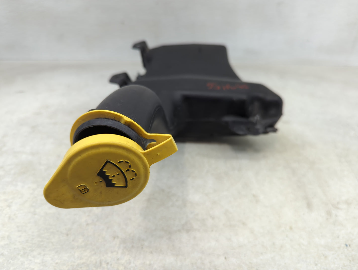 2013-2016 Dodge Dart Windshield Washer Fluid Reservoir Bottle Oem - Oemusedautoparts1.com