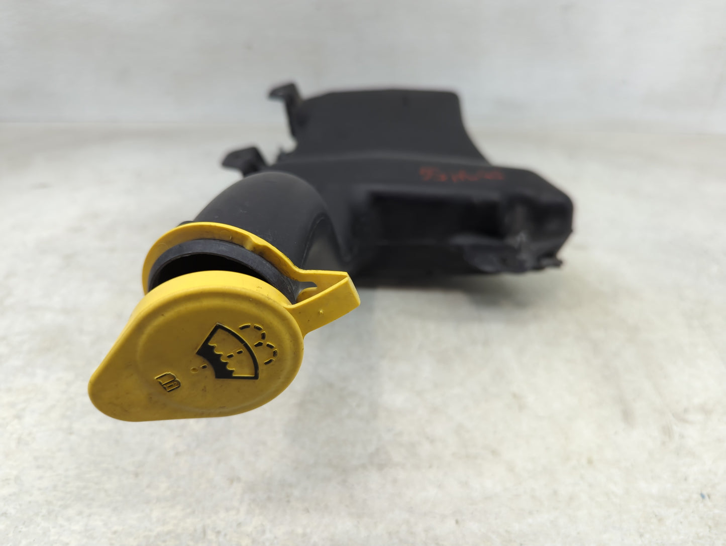 2013-2016 Dodge Dart Windshield Washer Fluid Reservoir Bottle Oem - Oemusedautoparts1.com