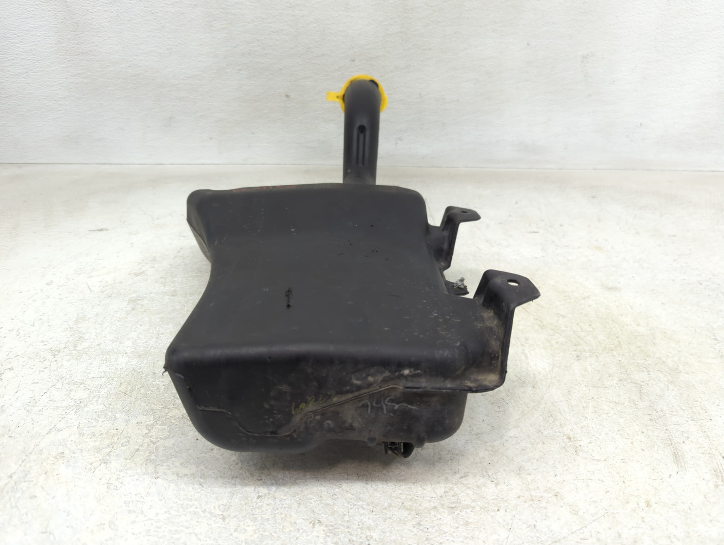 2013-2016 Dodge Dart Windshield Washer Fluid Reservoir Bottle Oem - Oemusedautoparts1.com