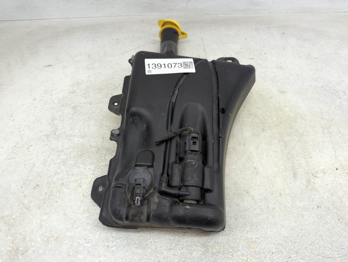 2013-2016 Dodge Dart Windshield Washer Fluid Reservoir Bottle Oem - Oemusedautoparts1.com