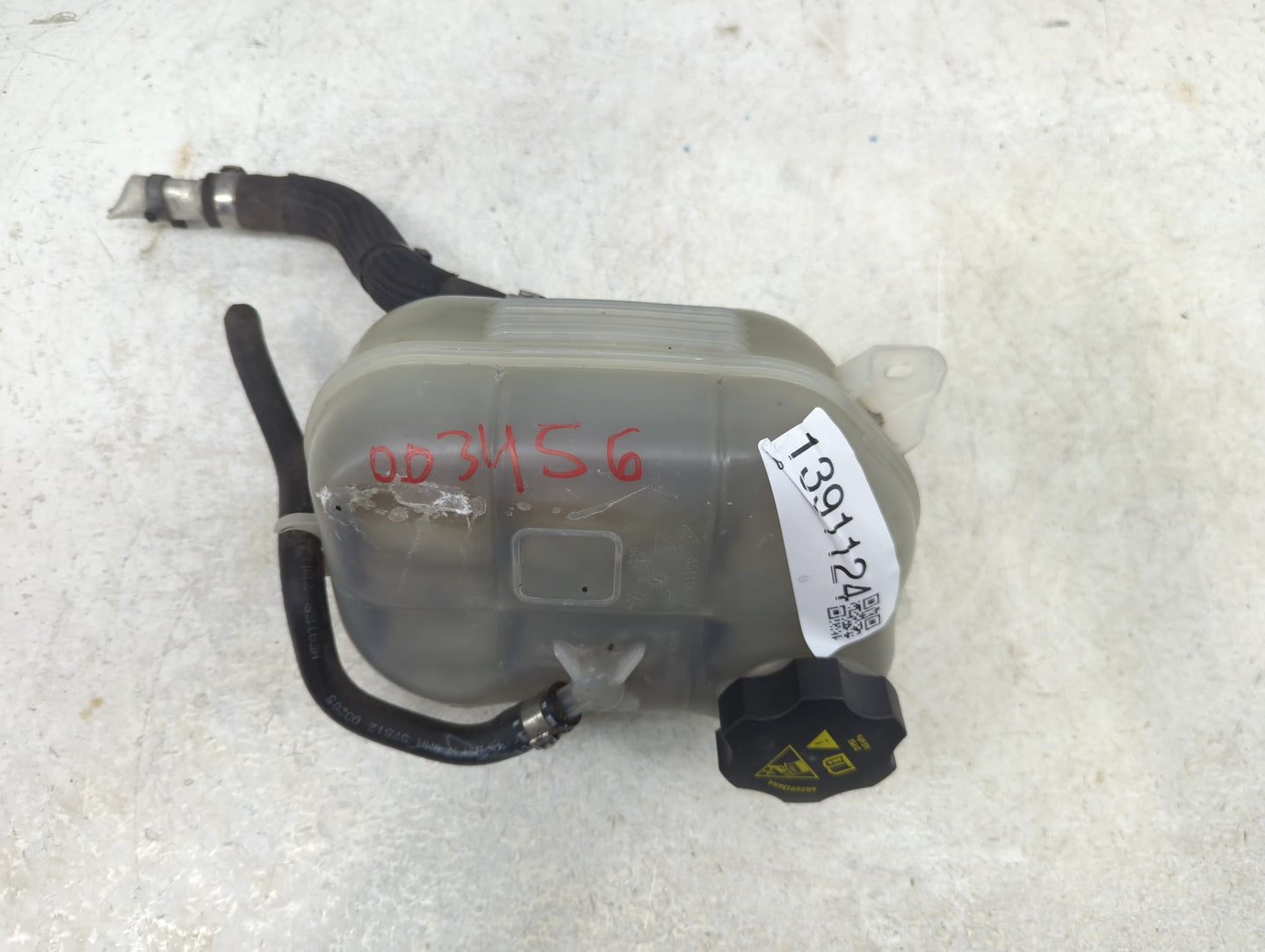 2013-2016 Dodge Dart Radiator Coolant Overflow Expansion Tank Bottle - Oemusedautoparts1.com