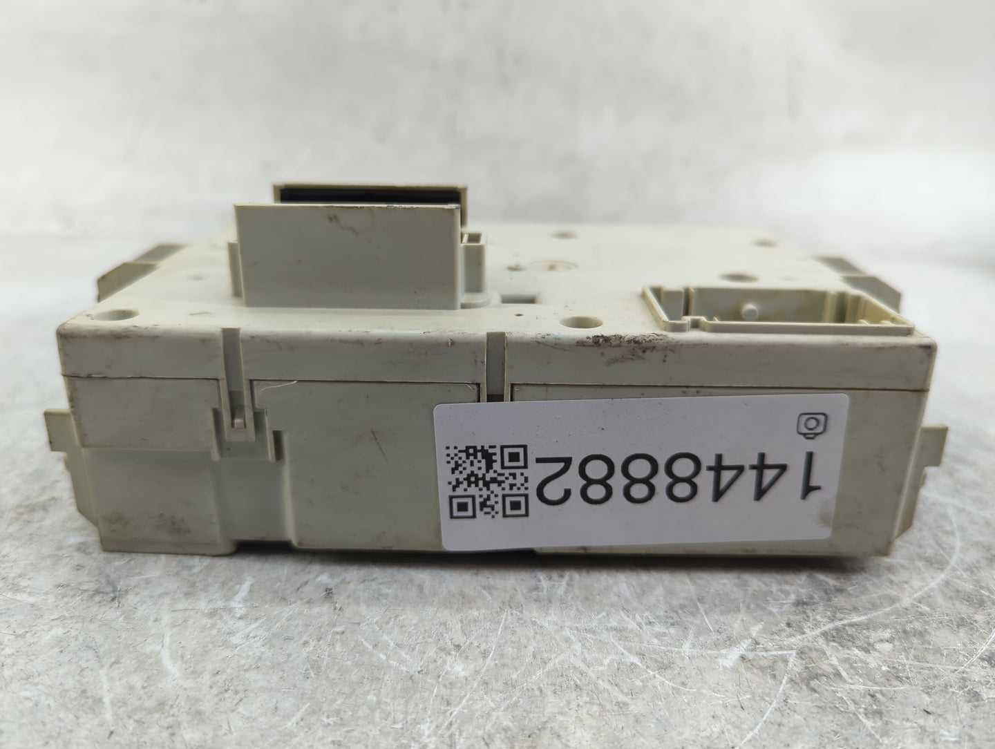2014-2015 Dodge Dart Body Control Module Bcm Inner Cabin Fuse Box - Oemusedautoparts1.com