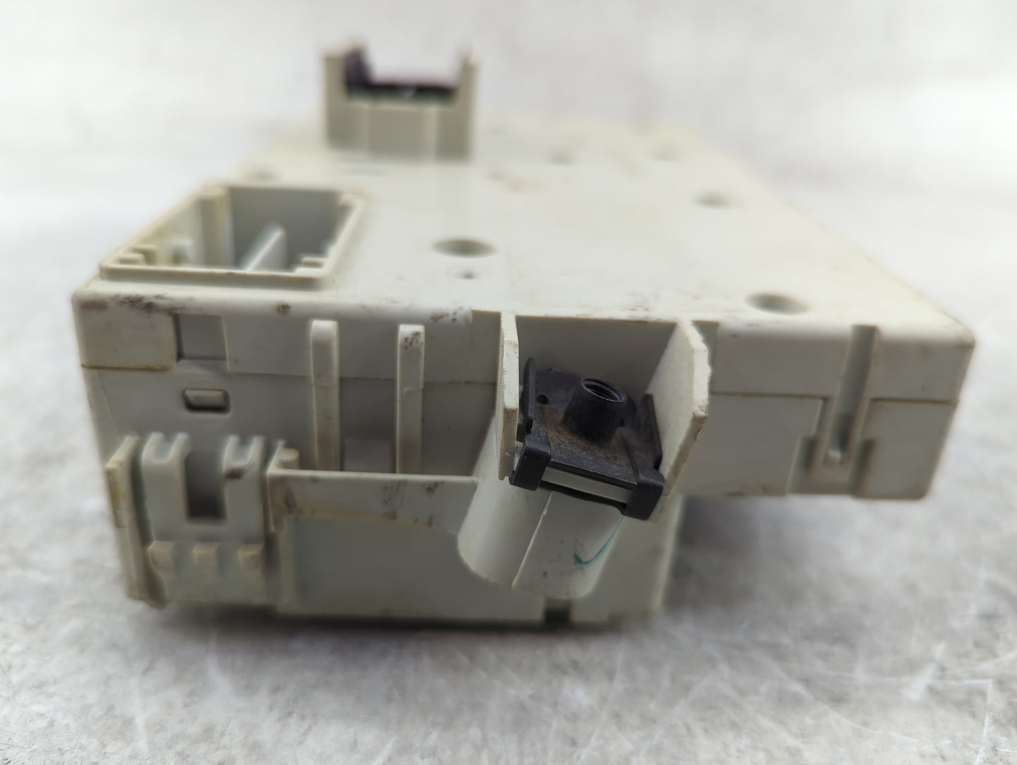 2014-2015 Dodge Dart Body Control Module Bcm Inner Cabin Fuse Box - Oemusedautoparts1.com