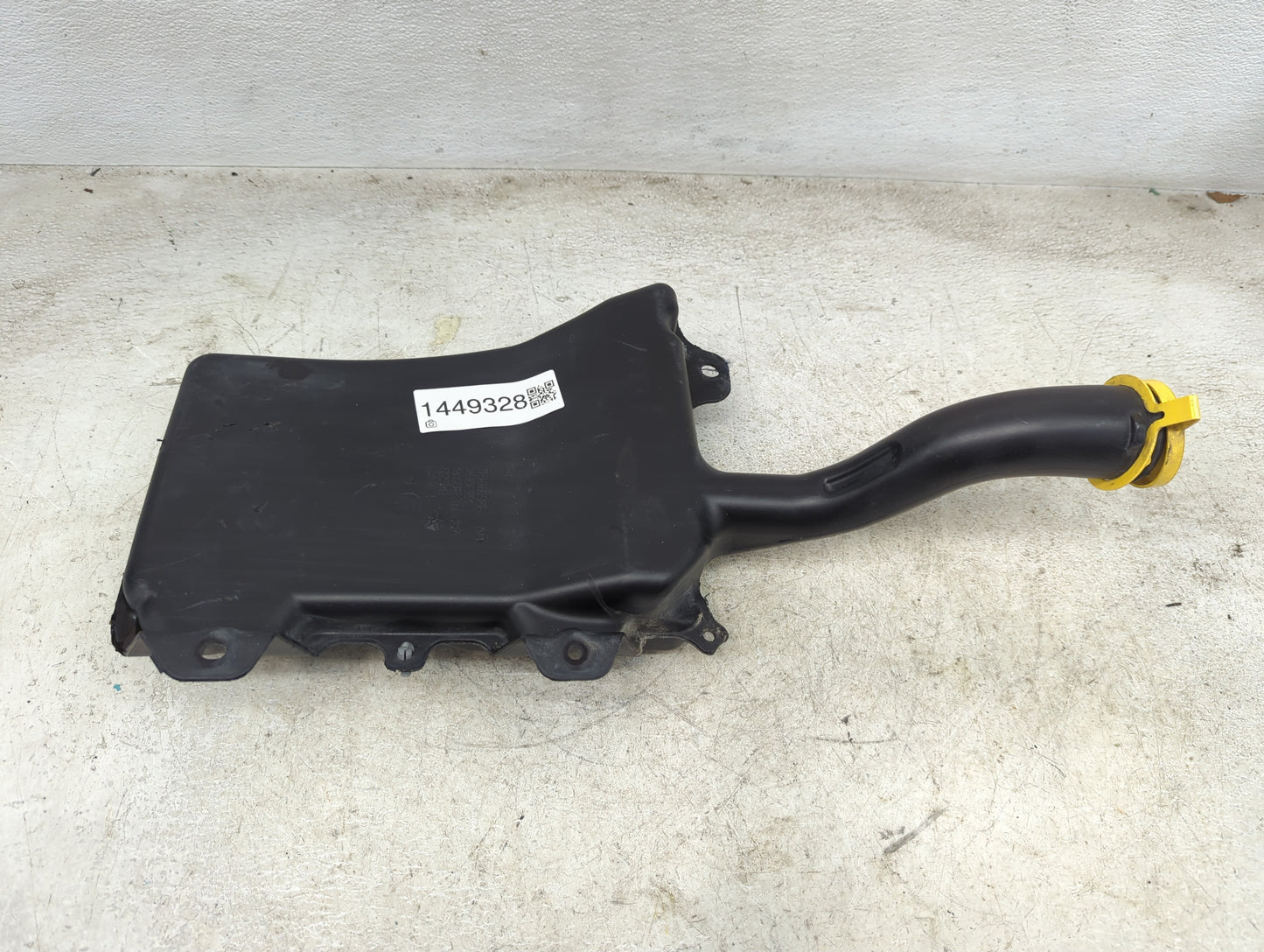 2013-2016 Dodge Dart Windshield Washer Fluid Reservoir Bottle Oem - Oemusedautoparts1.com