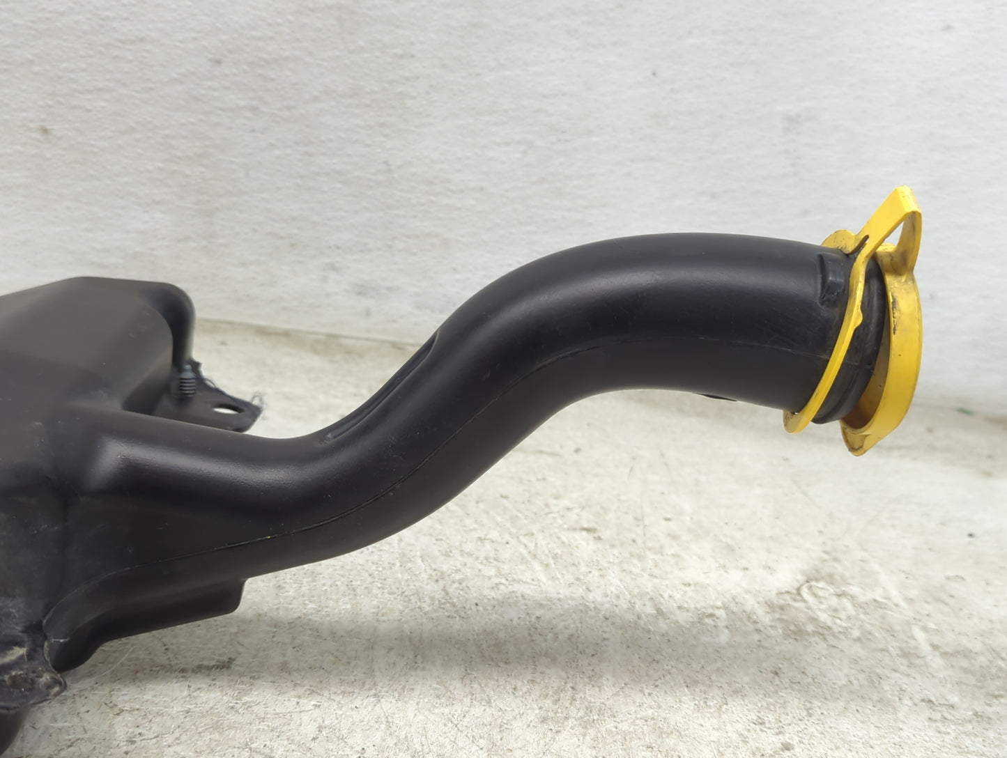 2013-2016 Dodge Dart Windshield Washer Fluid Reservoir Bottle Oem - Oemusedautoparts1.com
