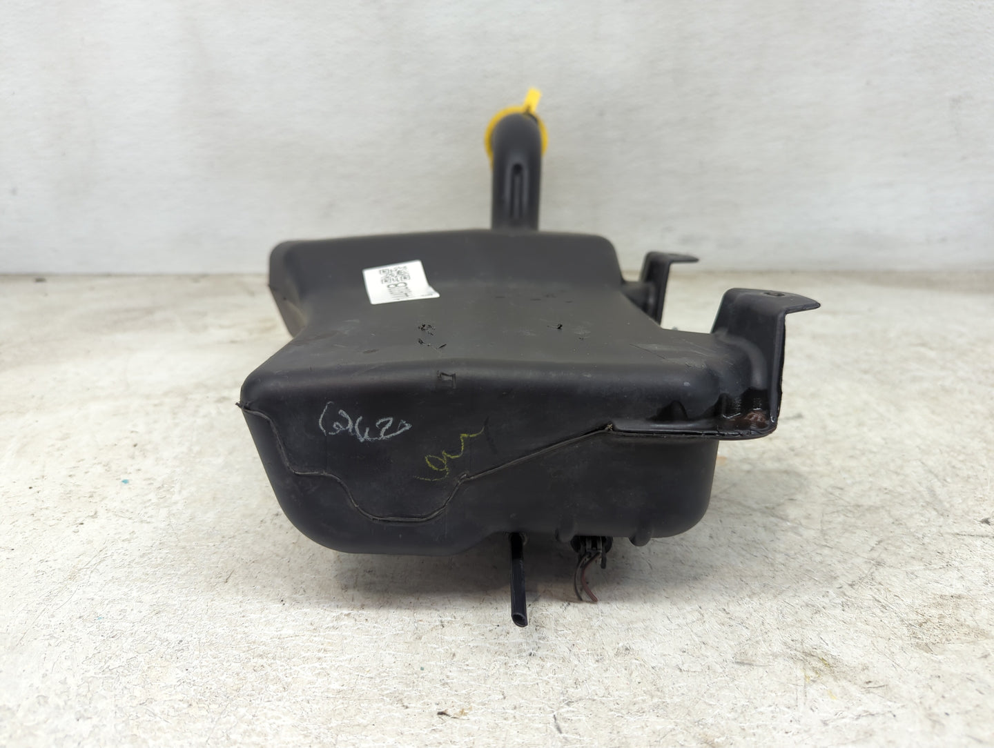 2013-2016 Dodge Dart Windshield Washer Fluid Reservoir Bottle Oem - Oemusedautoparts1.com