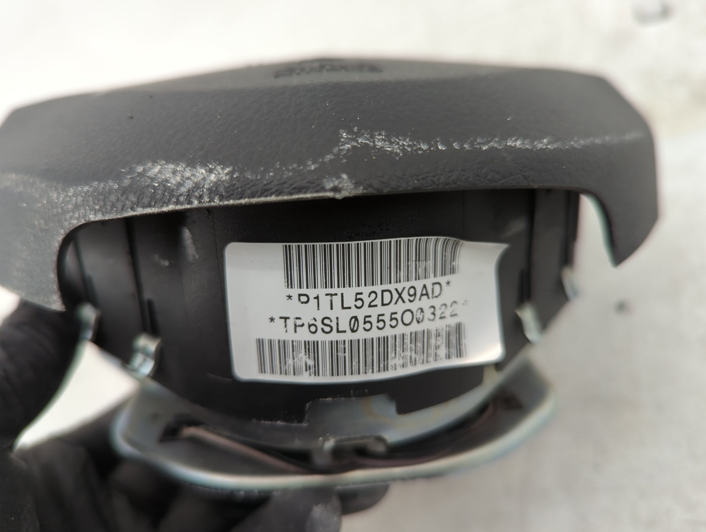 2013-2016 Dodge Dart Air Bag Driver Left Steering Wheel Mounted P/N:P1TL52DX9AD Fits Fits 2013 2014 2015 2016 OEM Used Auto 